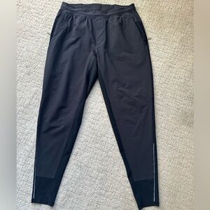 Lululemon Men's Black jogger  Pants